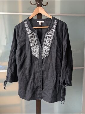 Linen JM Collection Black Button-Front Top with White Embroidered Yoke